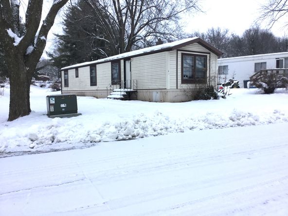 Villa Village: 2404 N 8th St, Red Oak, IA 51566